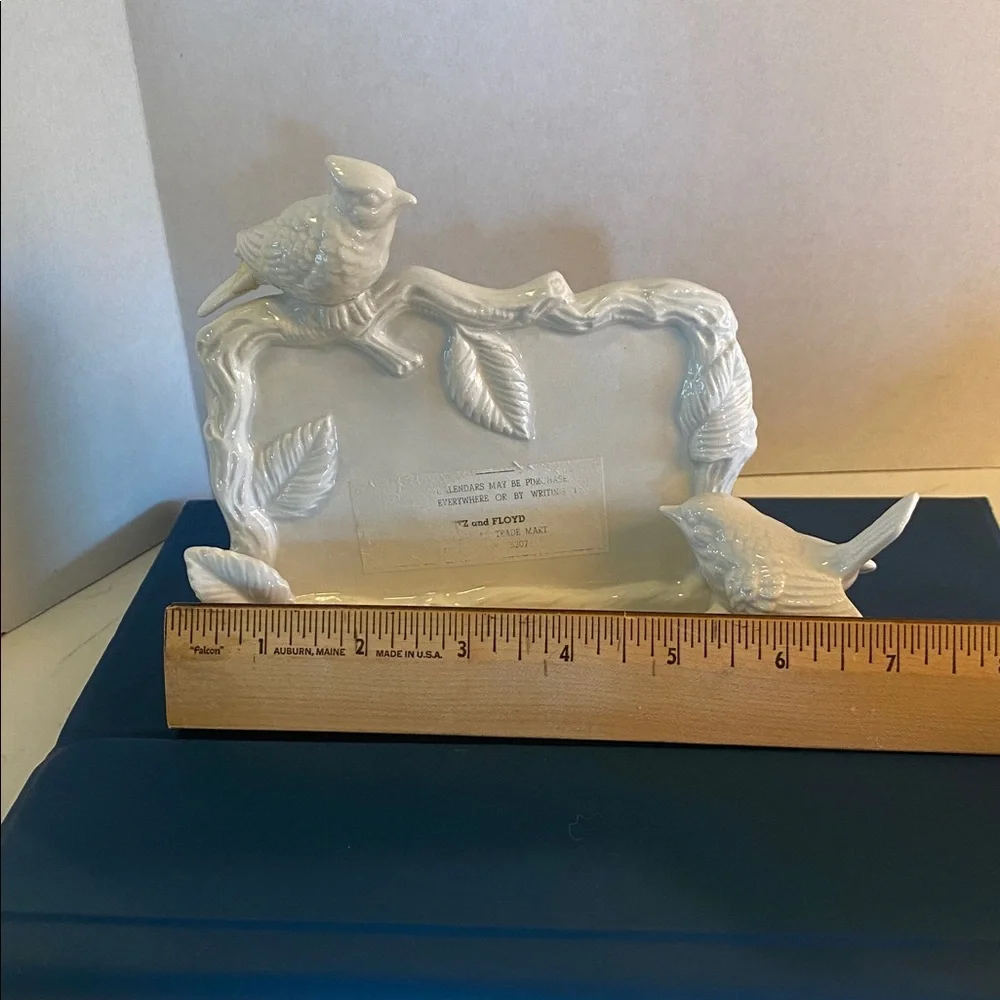 Ceramic Bird Calendar Holder in White Fitz and Floyd Vintage